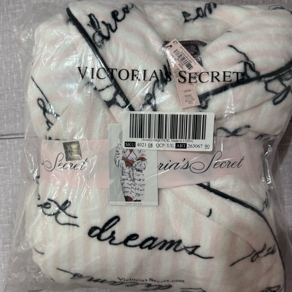 Victoria's Secret Light Pink Script Robe - Picture 3 of 3